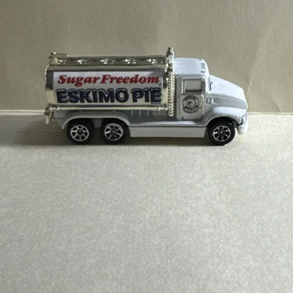VTG 1991 Hot Wheels Peterbilt Tanker Truck Limited Release Rare Eskimo Pie
